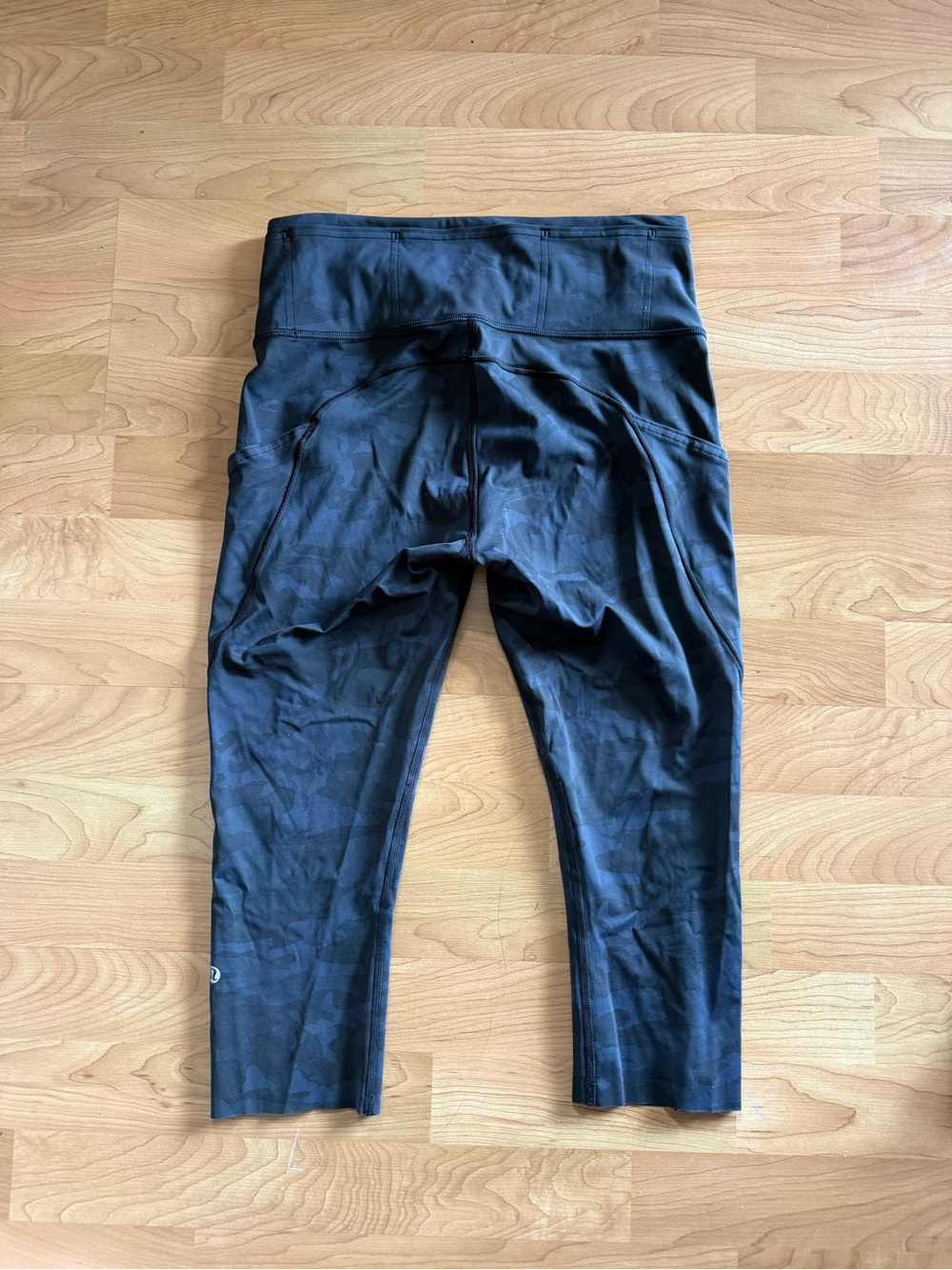 Lululemon Fast and Free Crop II 19” Navy/Gray Camo Leggings - Picture 4 of 8